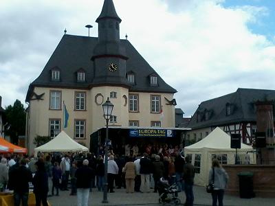 Er&ouml;ffnung vor der Hugenottenkirche (Bild: Dittrich)
